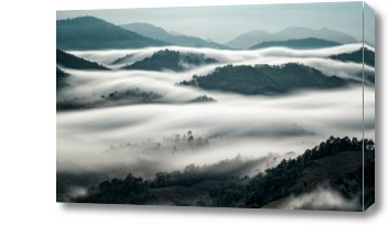 Картина туман в горах